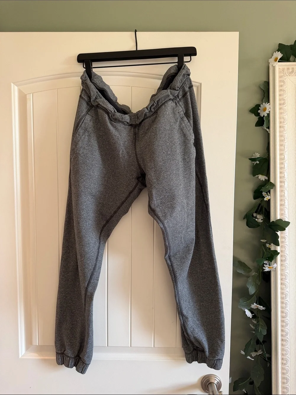 Lululemon 16 Women’s Gray Jogger Sweatpants - Comfortable Everyday